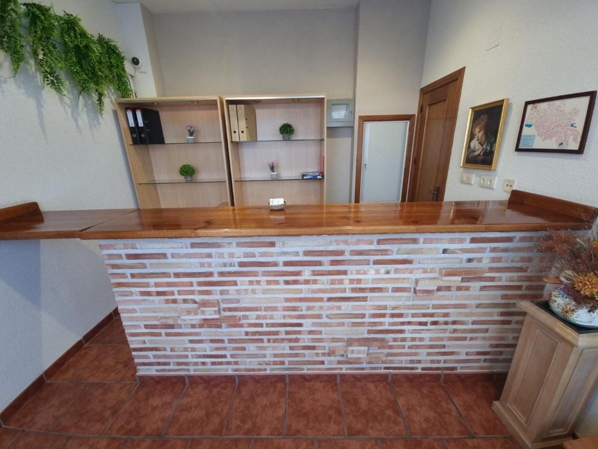 Hostal CASA FRAN - Housity