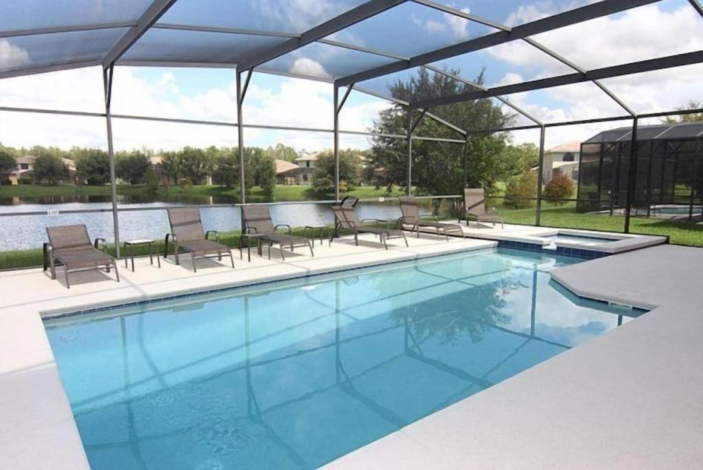 Calabria Lakeside Villa - Housity