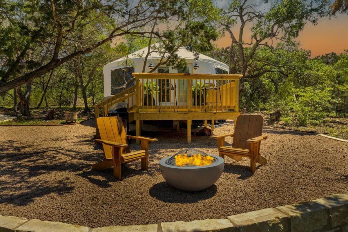 Luxury Yurt, Alpacas and llamas near Downtown Wimberley and Wineries - Housity
