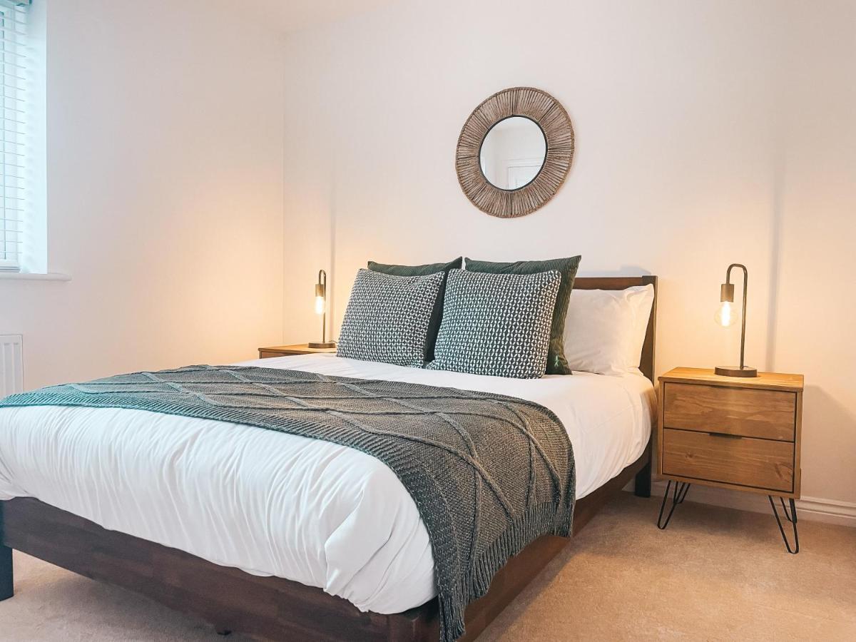 St Curigs House, by Solace Stays - Hizvo