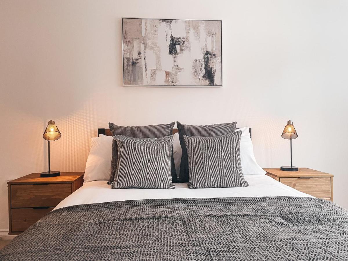 St Curigs House, by Solace Stays - Hizvo