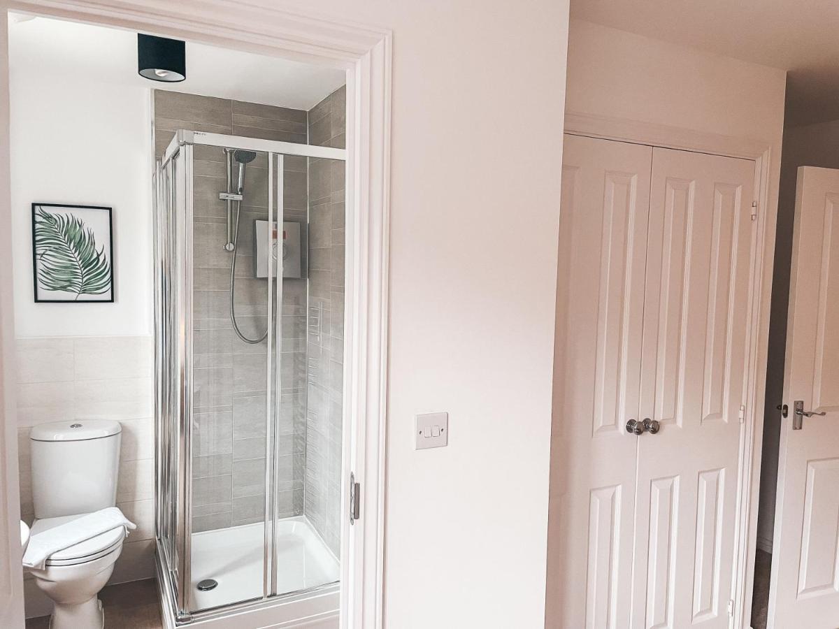 St Curigs House, by Solace Stays - Hizvo