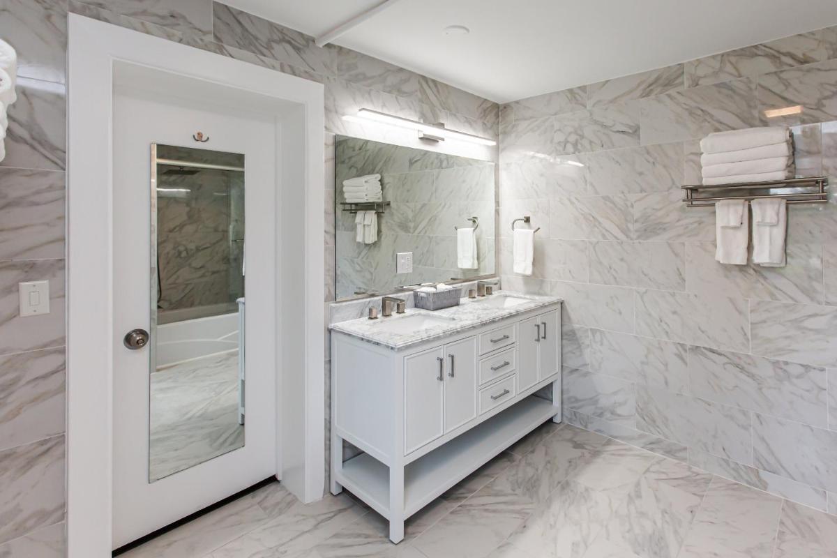 SKYLARANNA Resort & SPA - Housity