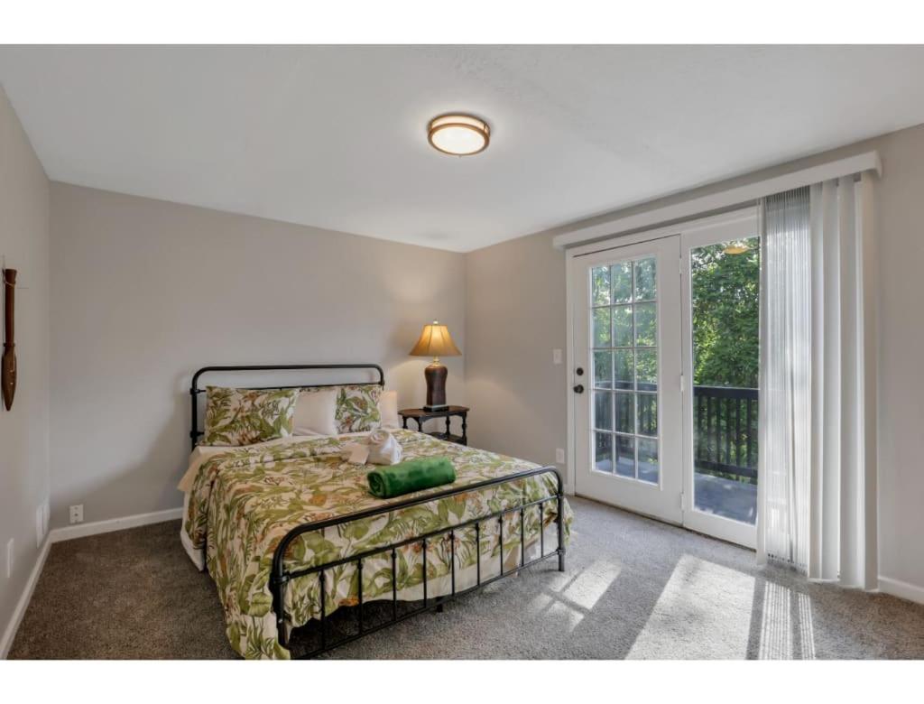 Housepitality - The Columbus Staycation 3bd 1ba - Housity