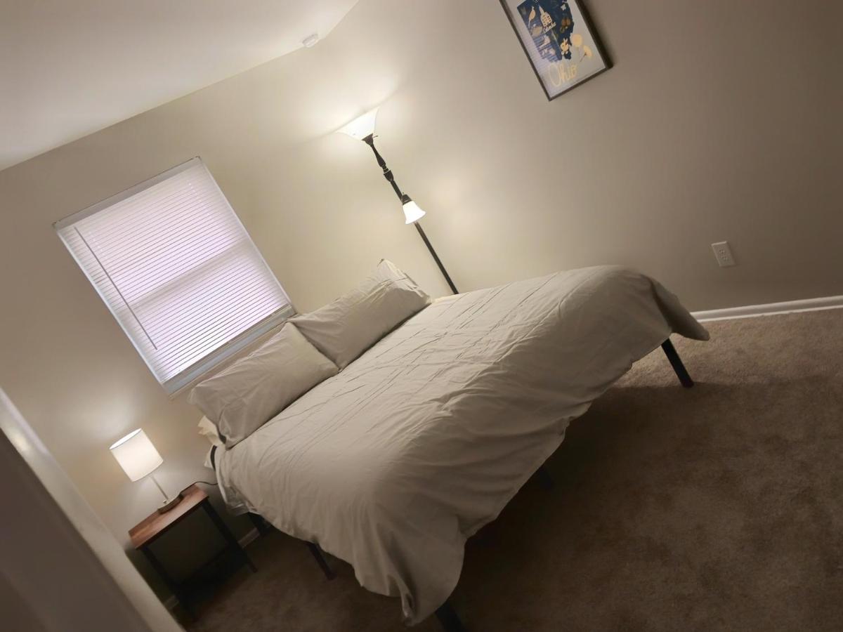 The Secret Suburban - 9mins From Downtown - Housity