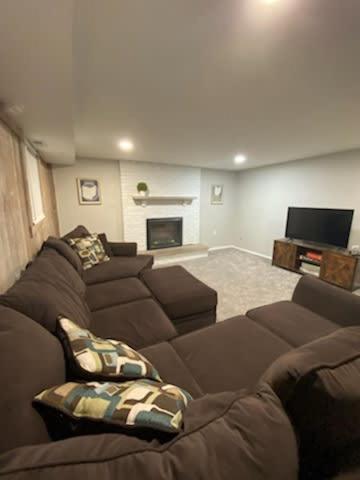 The Secret Suburban - 9mins From Downtown - Housity