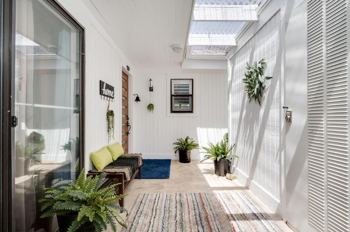 Chic Townhouse on Lake LBJ with Wet Boat Slip - Housity