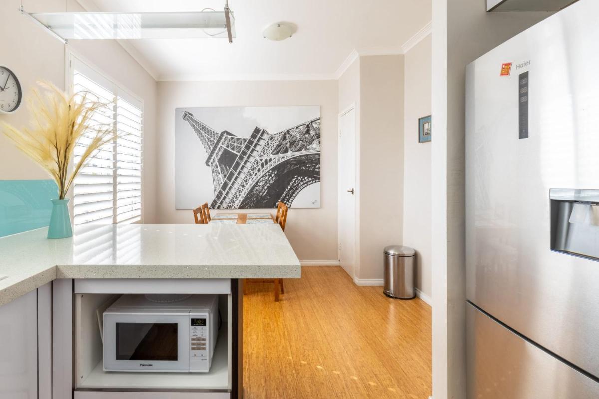 Suitetrails - Modern, Cozy Home Away from Home