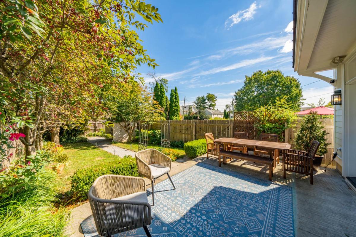 The Walton House - historic 3bd 2 5ba with parking - Housity