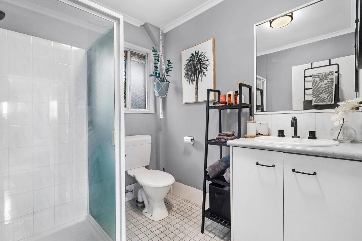 OFFLINE - Alluring Private 2BR Apartment - Great Location And Fast Wifi - Housity