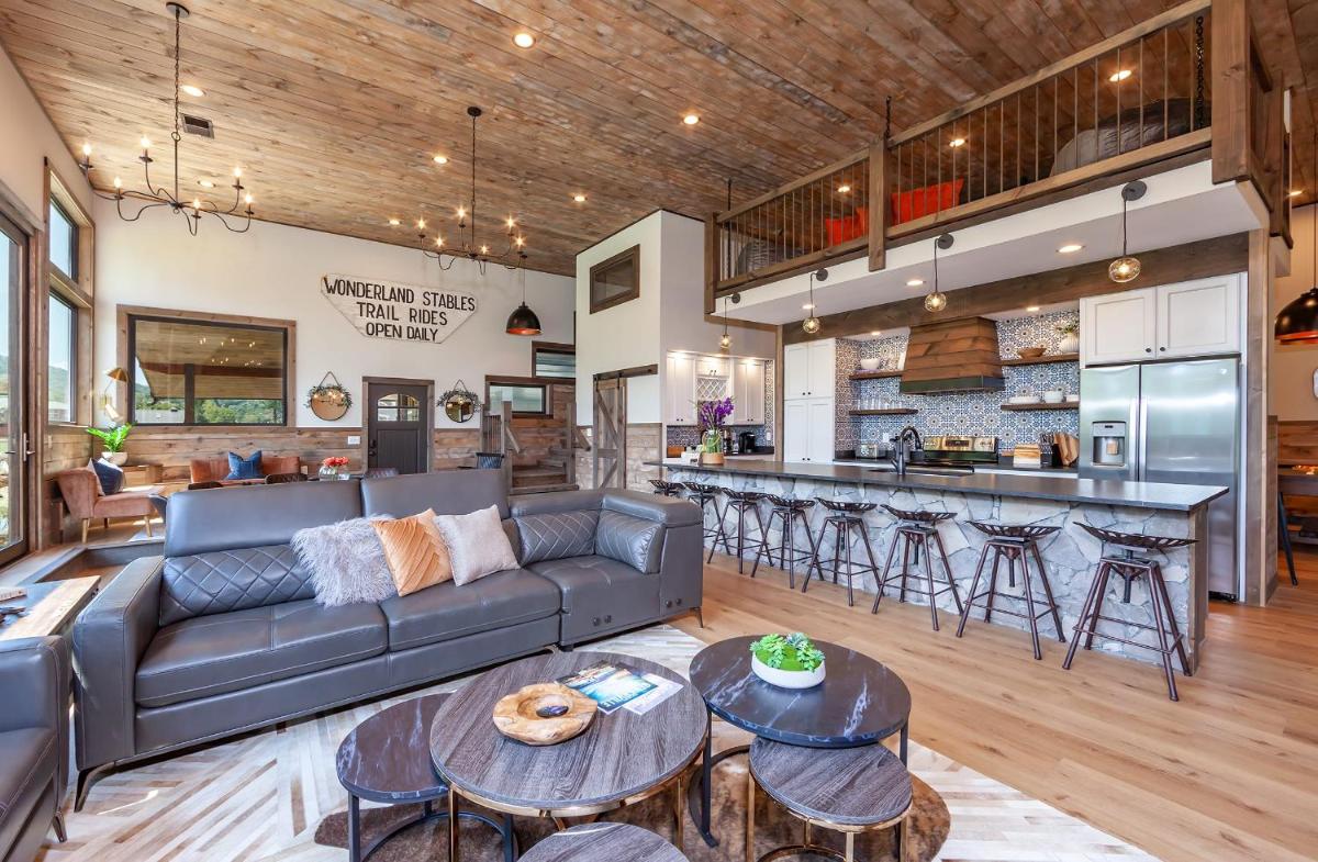 Bowling Waterfront Luxury MtnViews Pool Sleeps12 - Housity