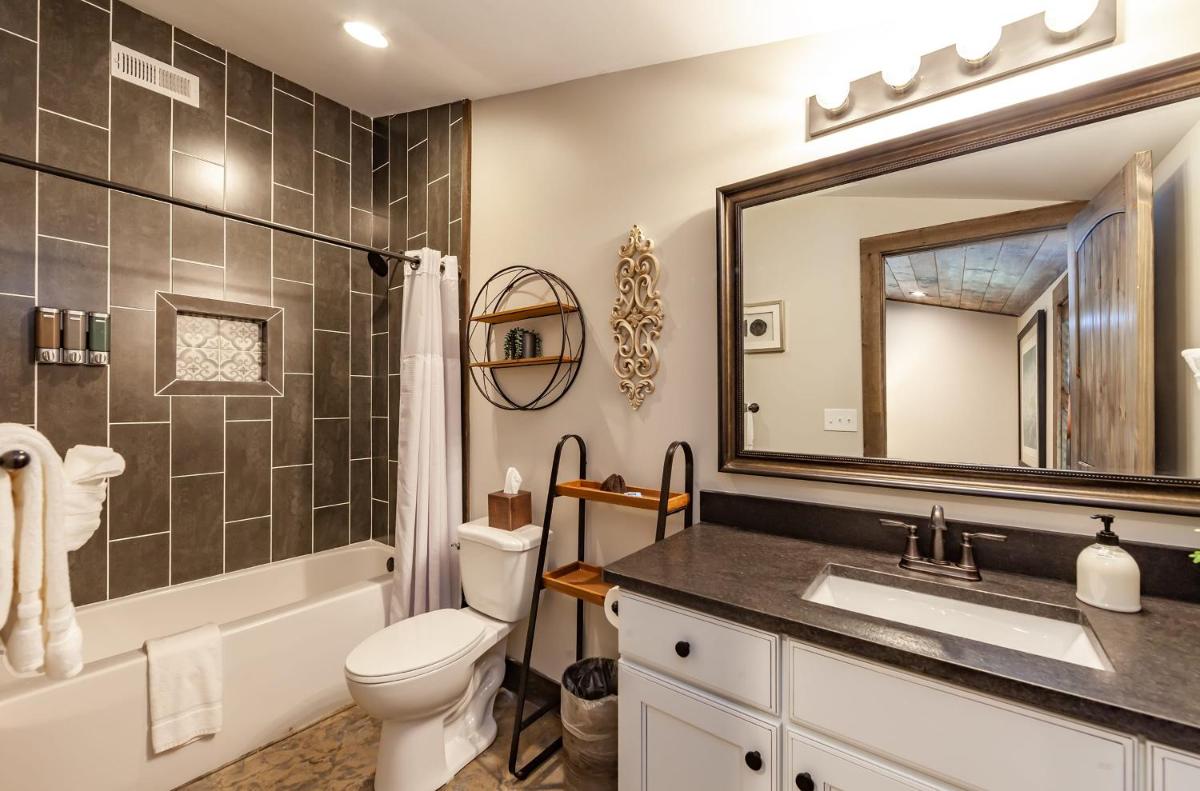 Bowling Waterfront Luxury MtnViews Pool Sleeps12 - Housity