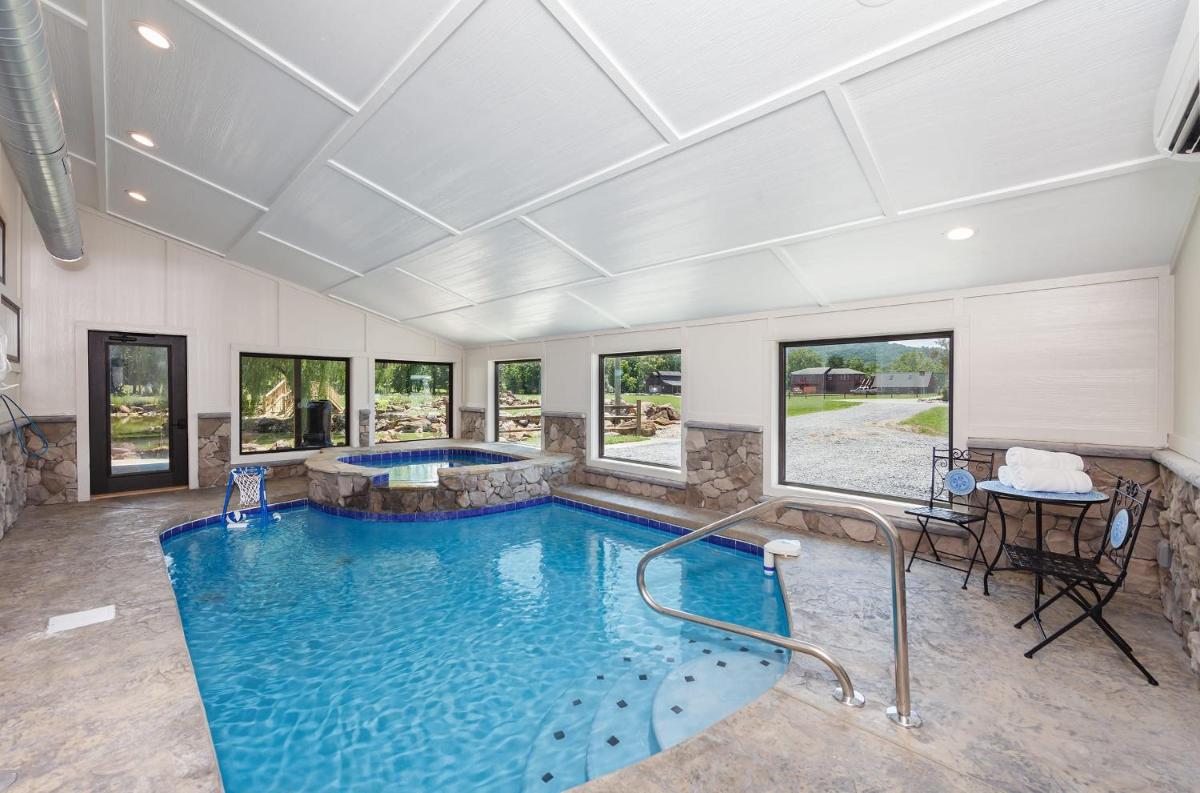 Bowling Waterfront Luxury MtnViews Pool Sleeps12 - Housity