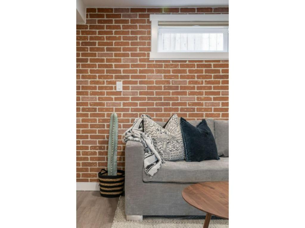 Yellow Brick Road I 65 TV I Close 2 Chinook Mall - Housity