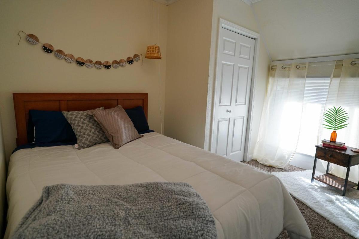 2 Bedroom Apartment near NDSU and Downtown Fargo - Housity
