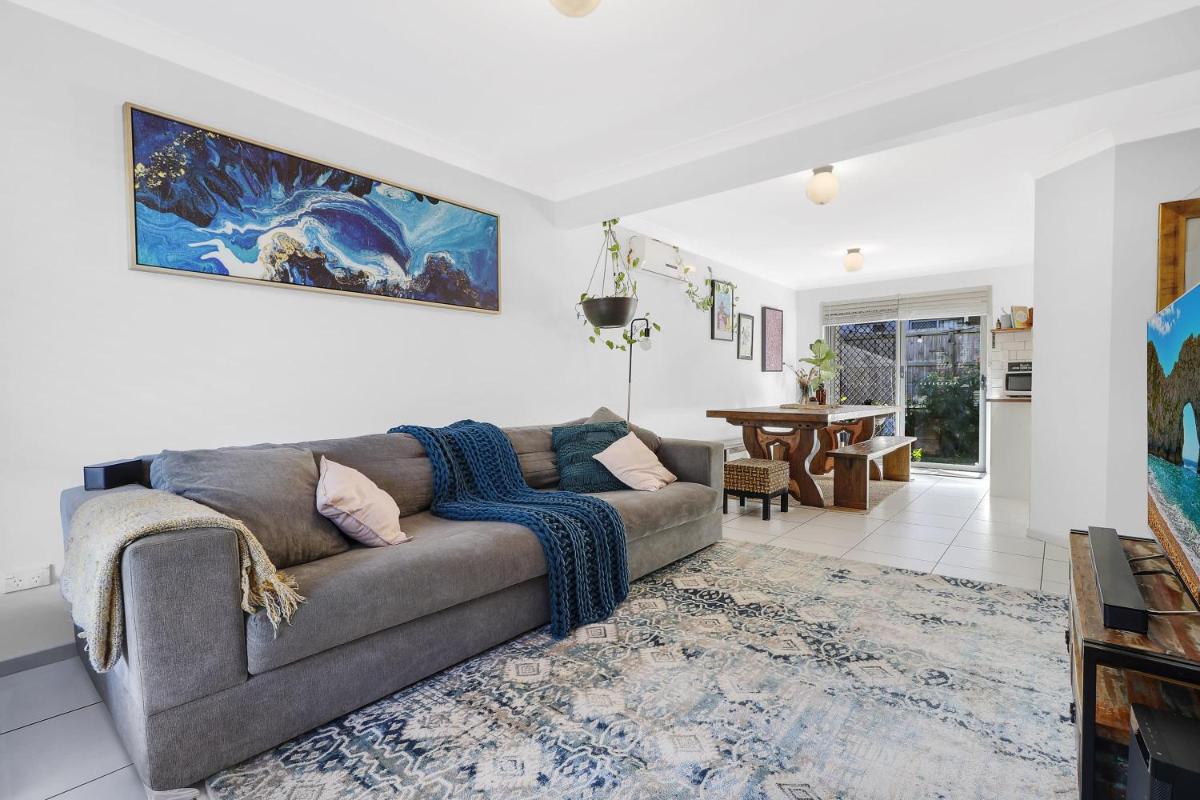 Peaceful & Modern 3 Bedroom Home Perfect For The Family - Housity