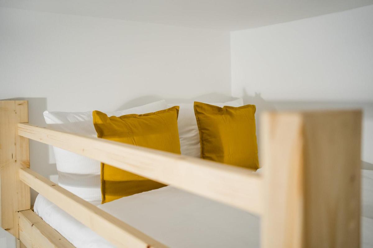 111 Cosy Box for 3 x - Housity