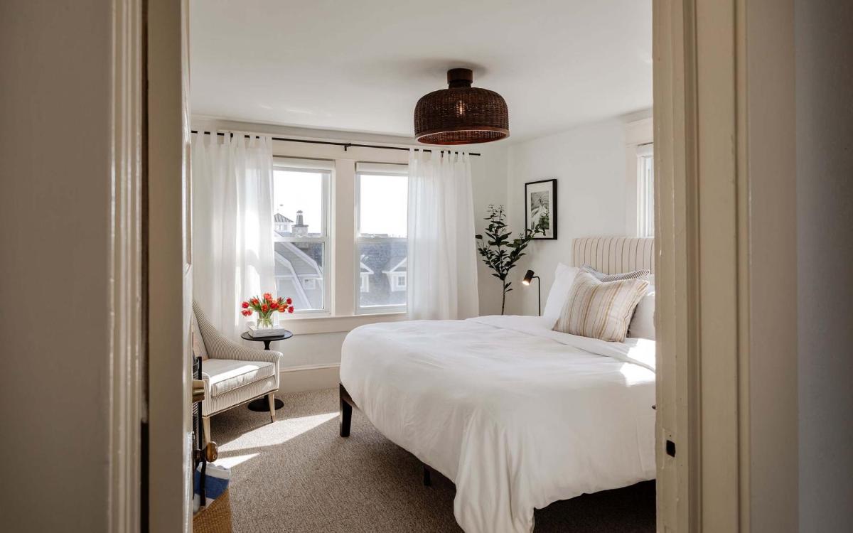 The Bentley Inn - Housity