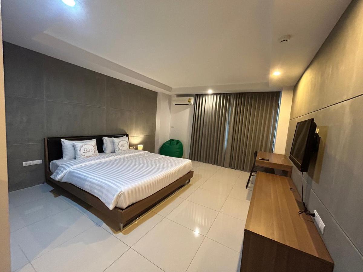 We Grand Ever 9 - Housity
