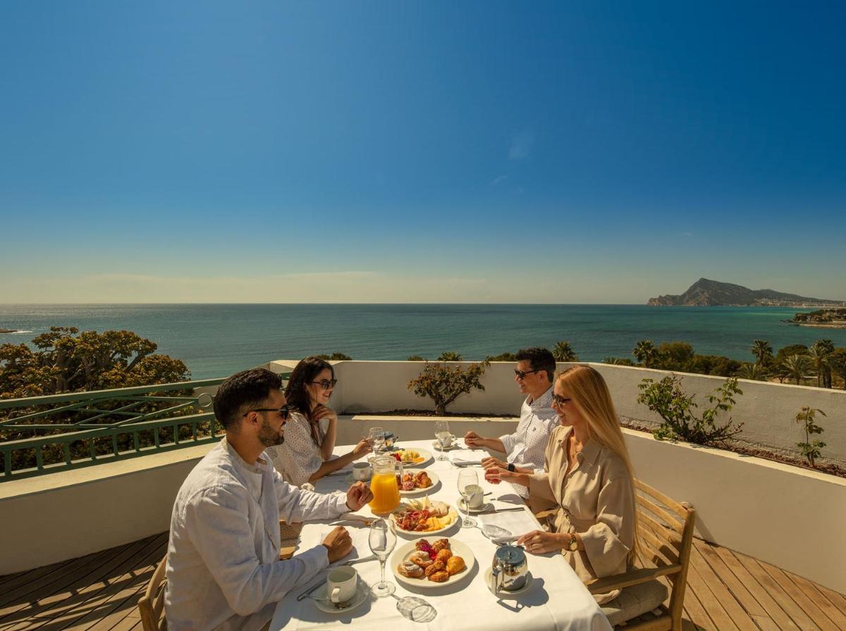 Comida en o cerca de este hotel