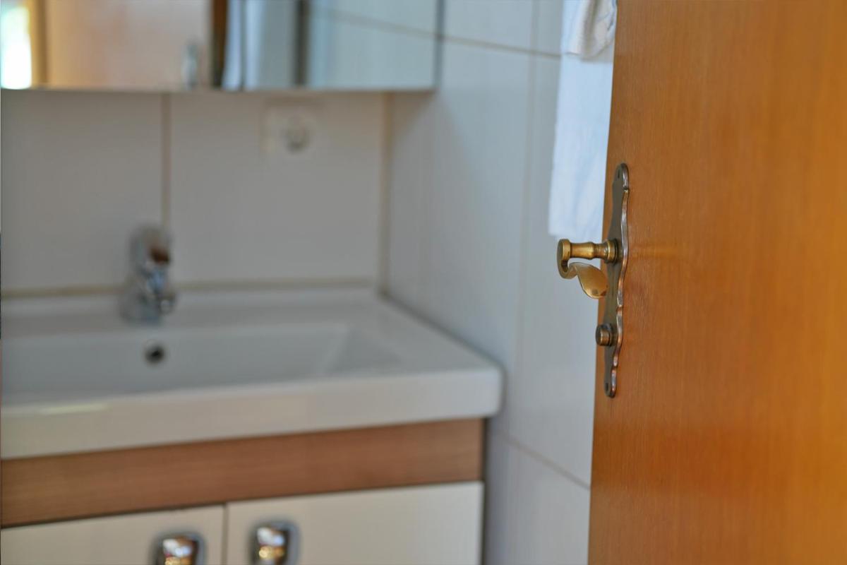 Hotel Adler - Housity