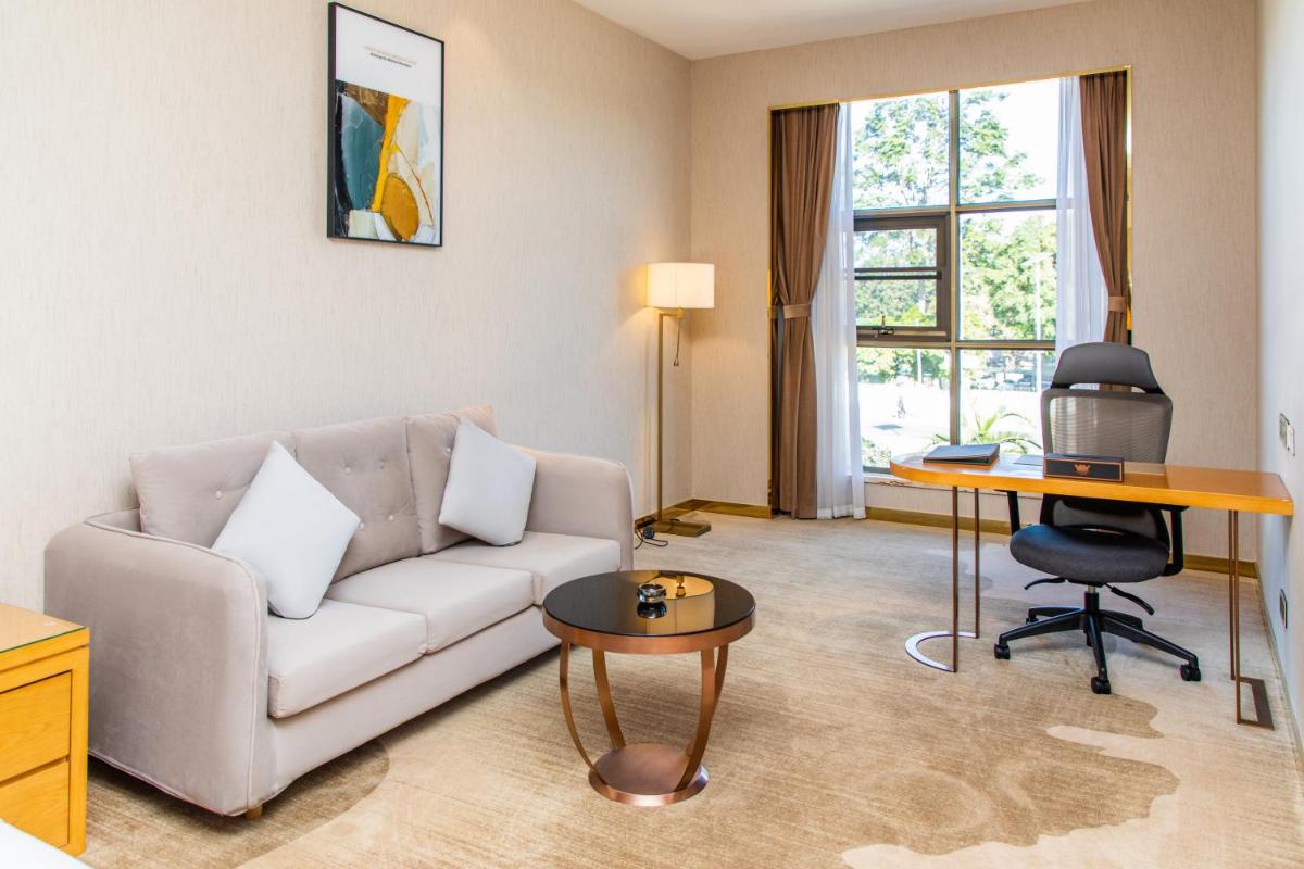 The Venetian Hotel - Housity