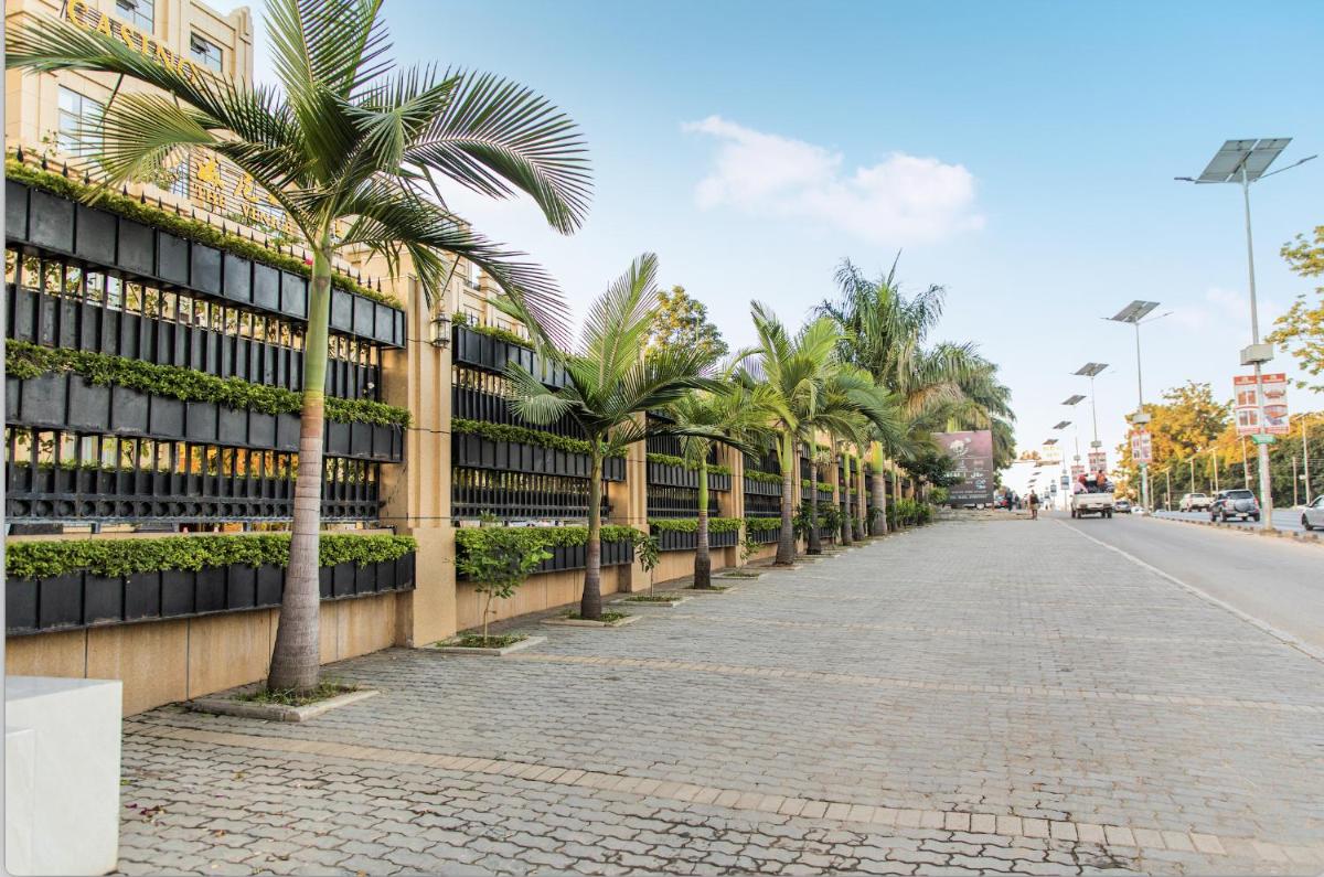 The Venetian Hotel - Housity