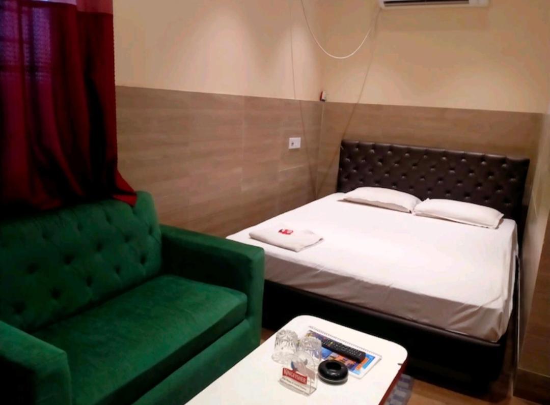 Hotel Moon Light - Housity