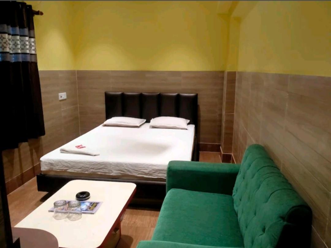 Hotel Moon Light - Housity