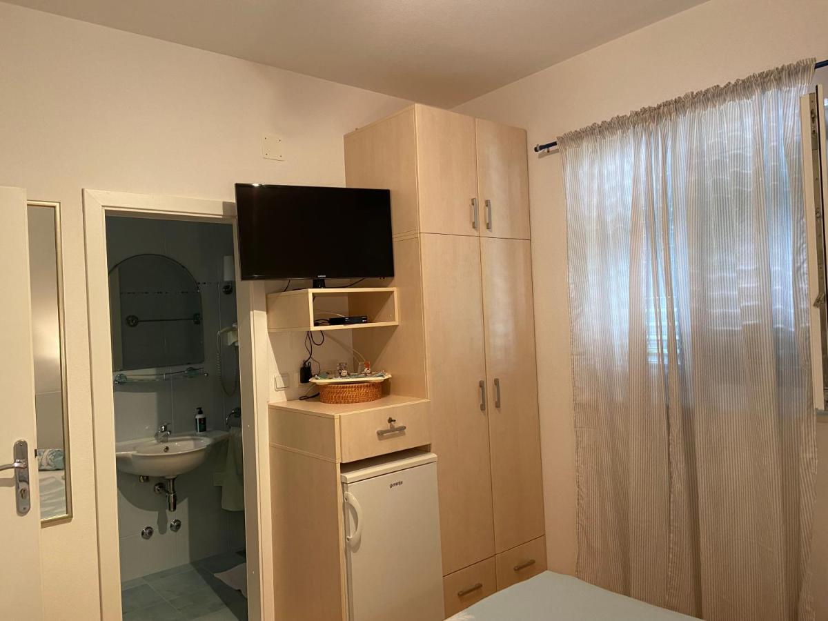 Apartments & Rooms Luna - Housity