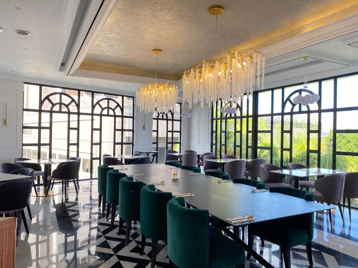 Suitetrails - Grand Eska Hotel & Suites Batam