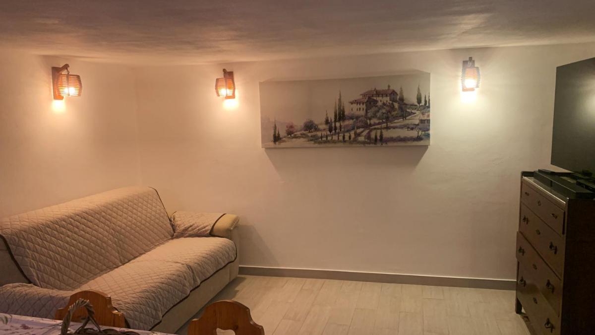 Charming House in Civitaquana with Pool - Housity