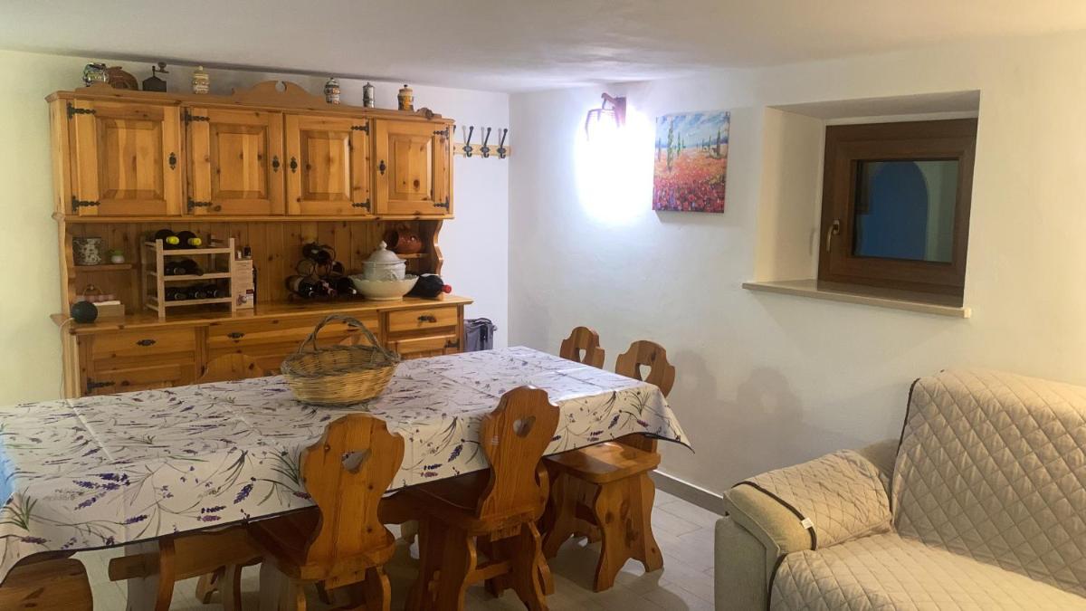 Charming House in Civitaquana with Pool - Housity
