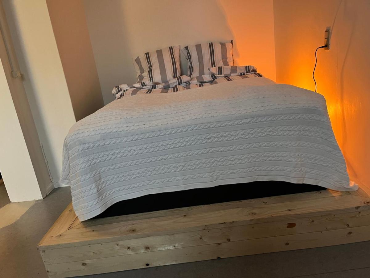 Room 5 - Hawkraft kulturhotel - Housity