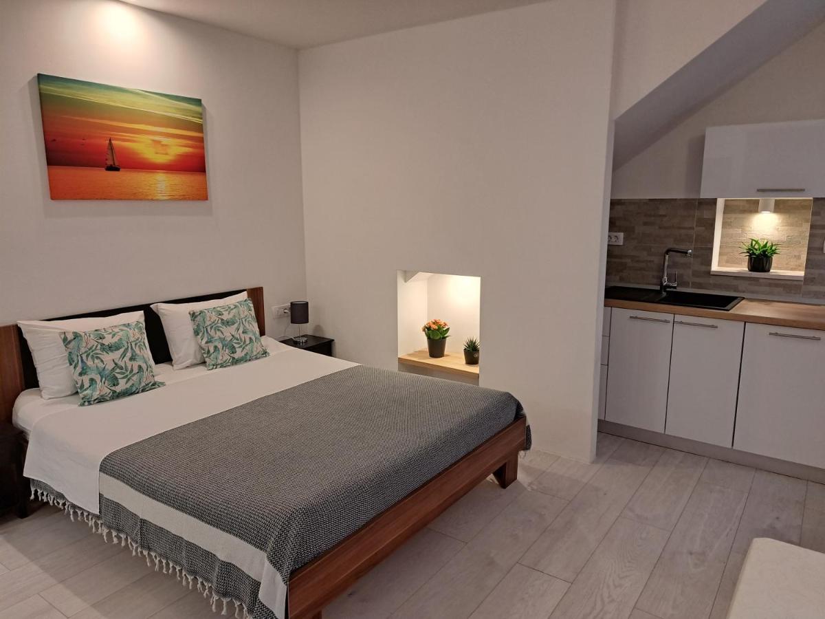 LUCIANA - Housity