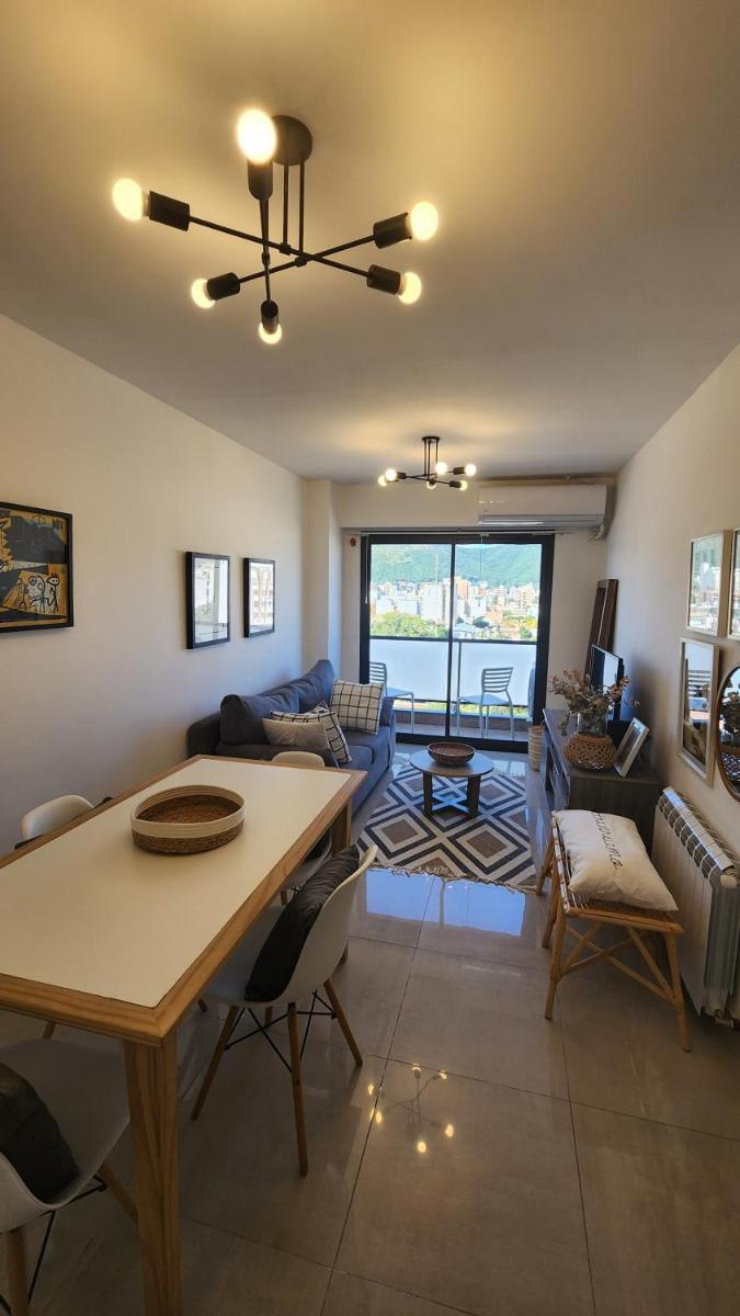 Moderno departamento con garage en centro de Salta - Housity