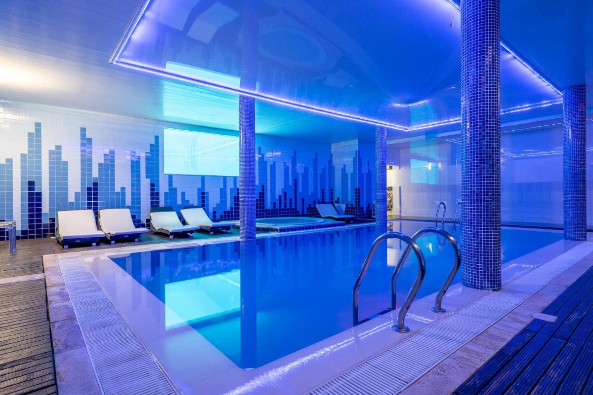 A piscina em ou perto de Hotel de Ilhavo Plaza & Spa