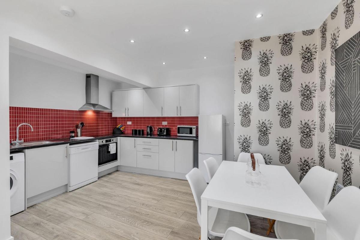 We Stay Baxter Gate 3 Bedroom Apartment - Housity