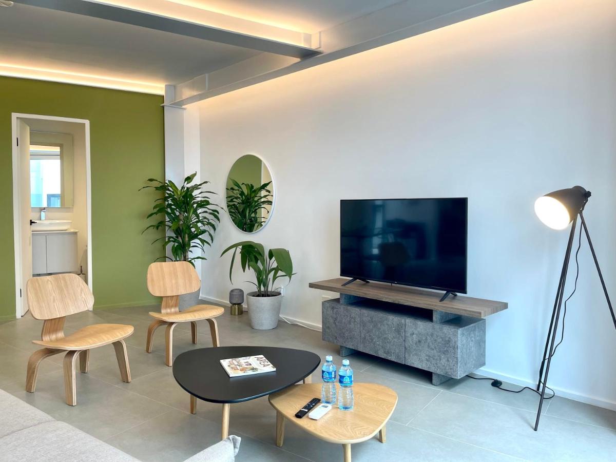 Modern 1BR With Pool In Casco Antiguo - Housity