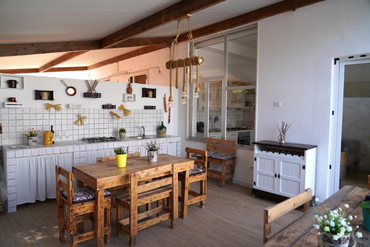 Il Colibrì - VILLA a POCHI PASSI dal MARE - Housity