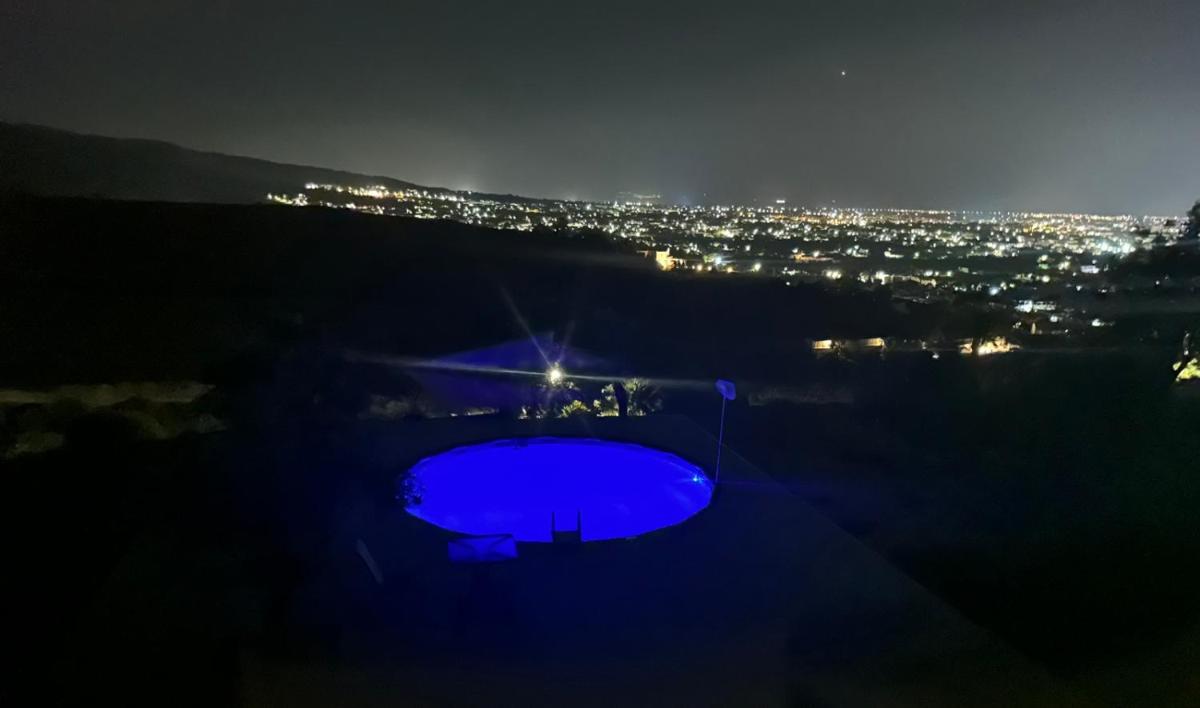 Yiorgos, amazing sunset view house - Housity