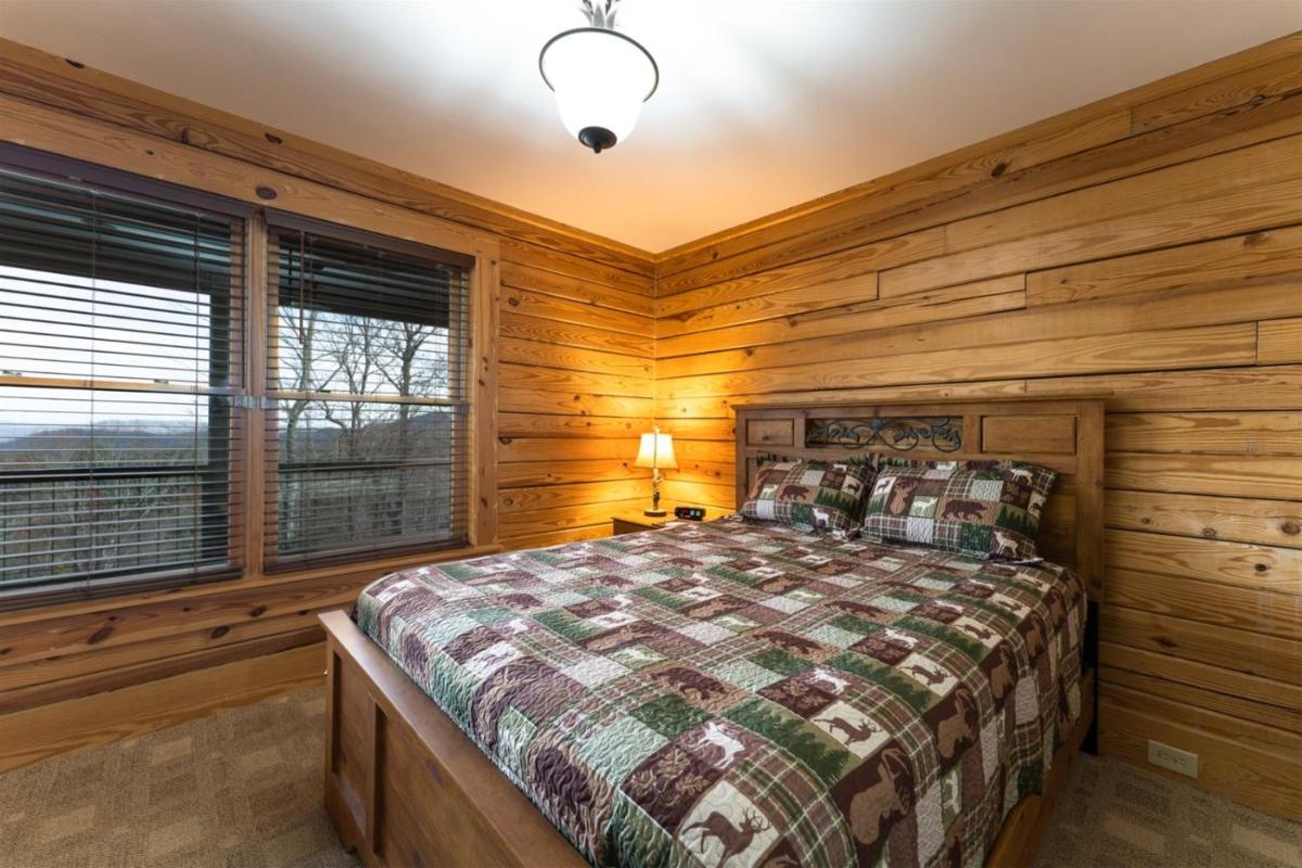 Bearadise Log Cabin - Housity
