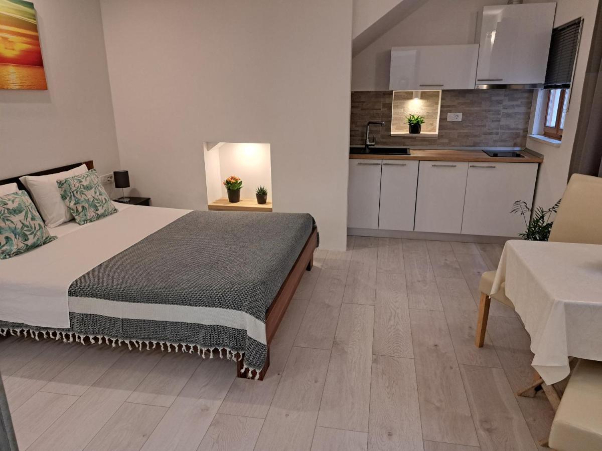 LUCIANA - Housity