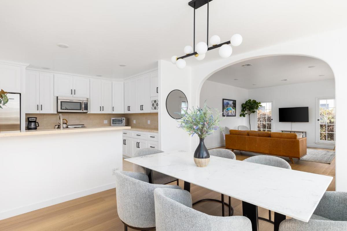 Suitetrails - 2 Bdrm in Santa Monica with Beautiful Front Yard