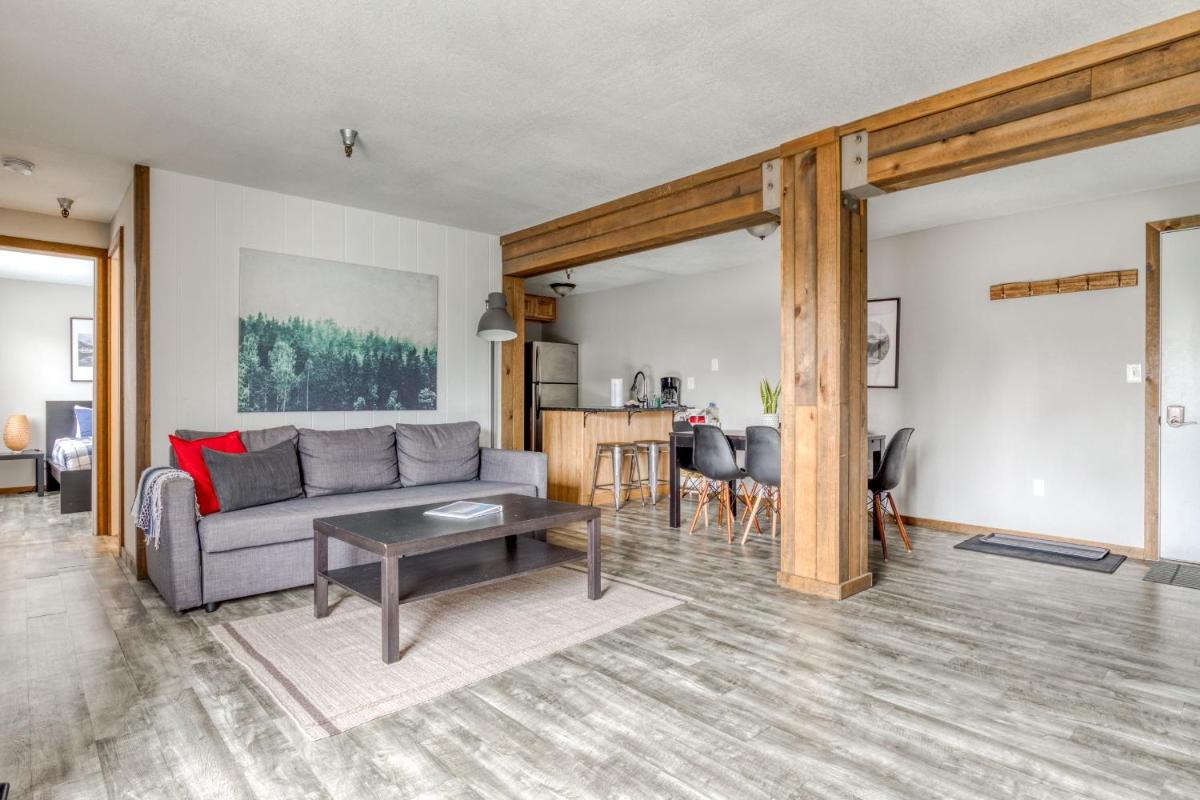 Mt Hood Views Condo 304 - Housity