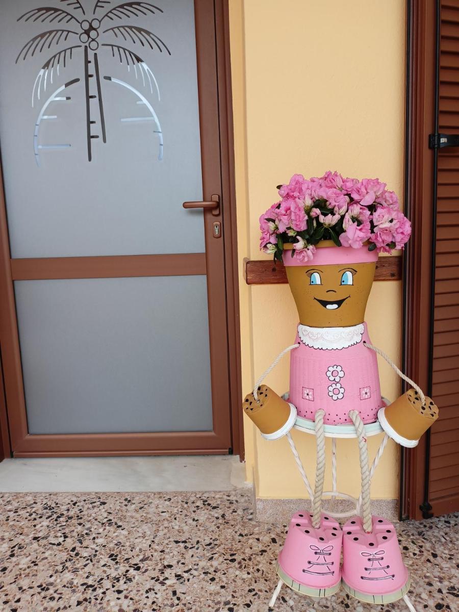 Finikas Rooms - Housity