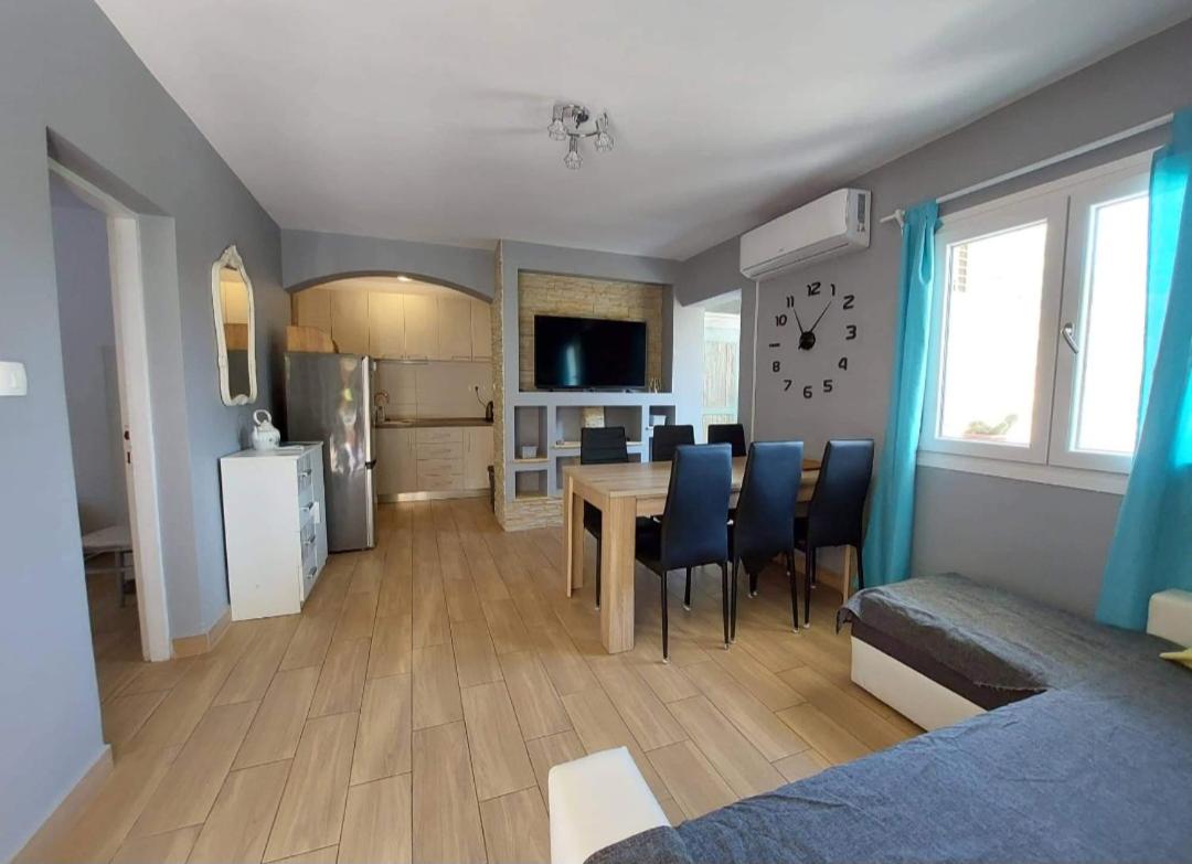 Tina's holiday house - Housity