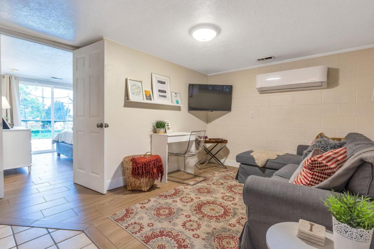 Cozy Canyon Rim Apartment in SLC - Sleeps 3 - Housity