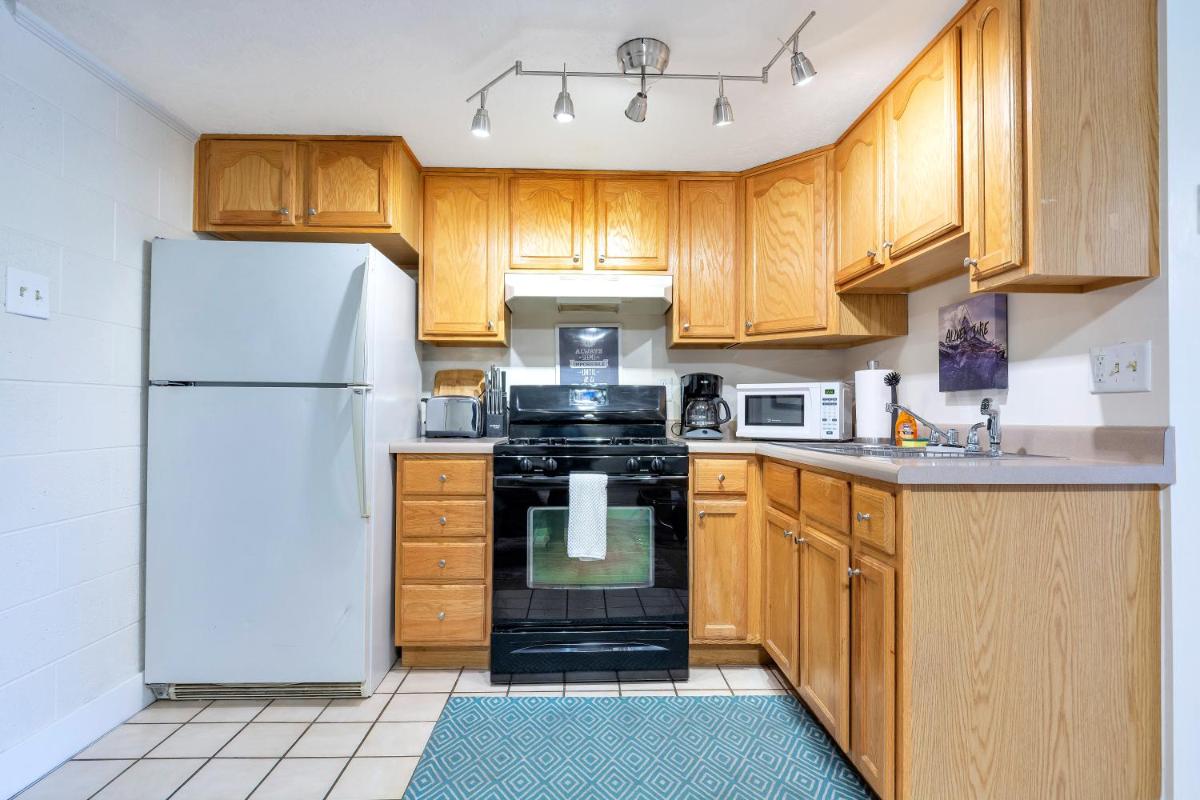 Cozy Canyon Rim Apartment in SLC - Sleeps 3 - Housity