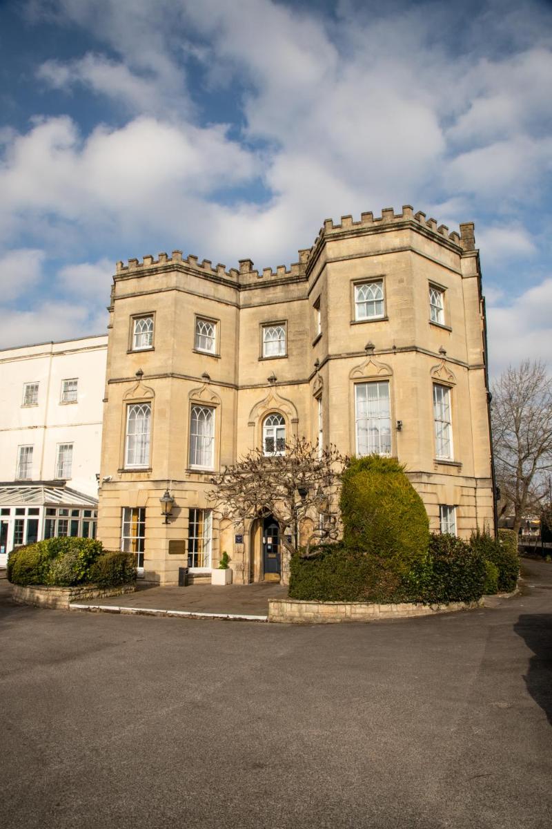Arnos Manor Hotel - Housity